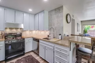 Photo #5: 250033296 Listing