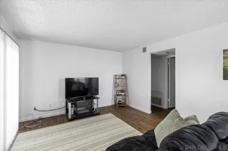 Photo #5: 250033331 Listing 