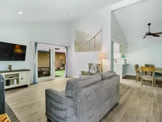 Photo #1: 250033335 Listing