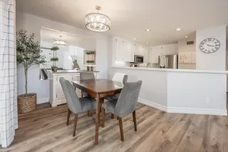 Photo #2: 250033341 Listing