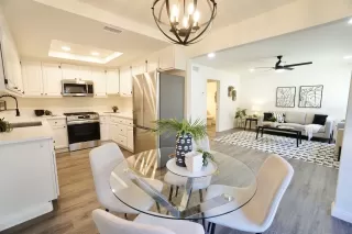 Photo #4: 250033352 Listing