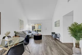 Photo #2: 250033454 Listing 