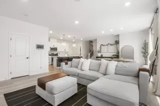 Photo #3: 250033518 Listing