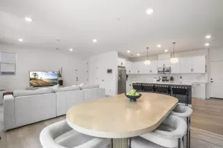 Photo #5: 250033518 Listing