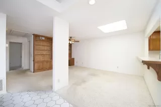 Photo #4: 250033528 Listing