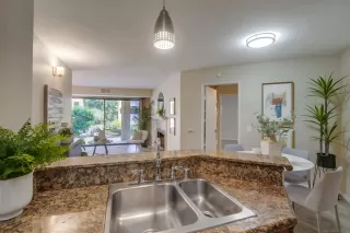 Photo #6: 250033576 Listing