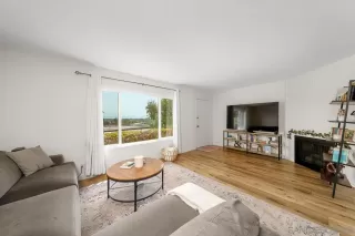 Photo #6: 250033701 Listing