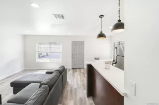 Photo #6: 250033705 Listing