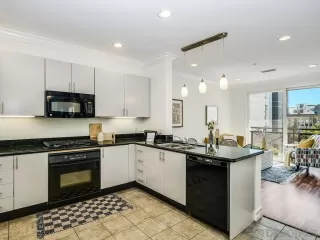 Photo #1: 250033768 Listing