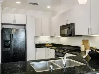 Photo #4: 250033768 Listing