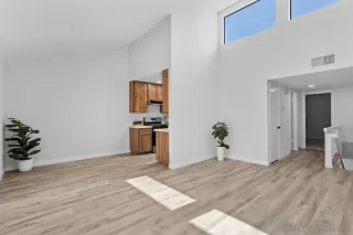 Photo #5: 250033851 Listing