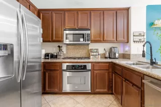 Photo #5: 250033872 Listing