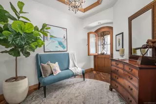 Photo #5: 250033901 Listing