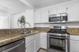 Photo #6: 250033905 Listing