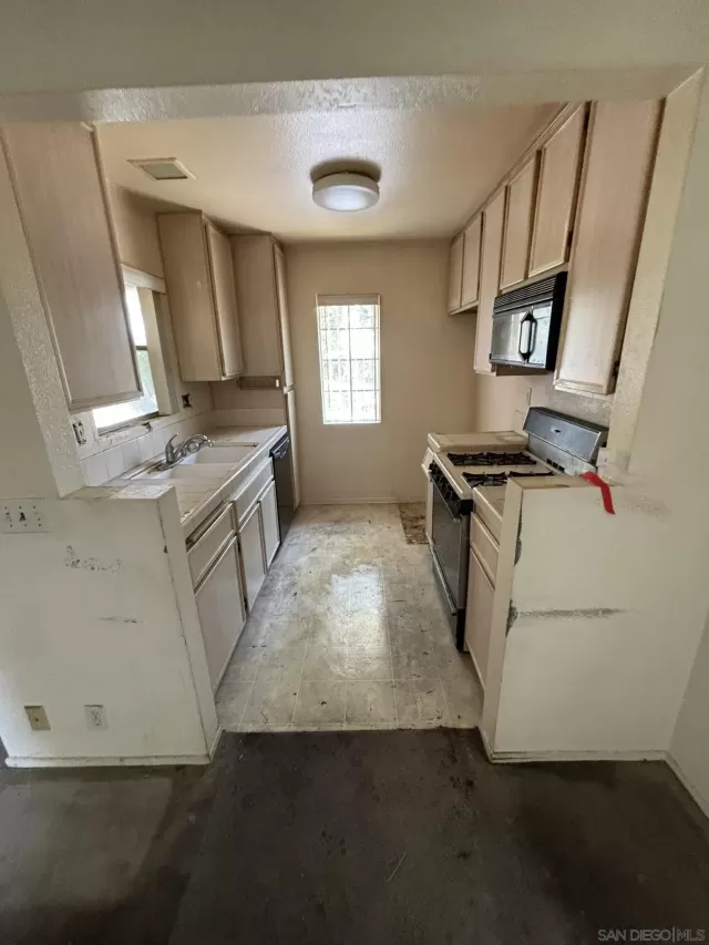 MLS: 250033919 Condo For Sale