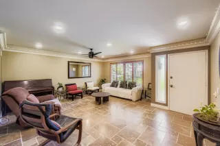 Photo #3: 250034251 Listing