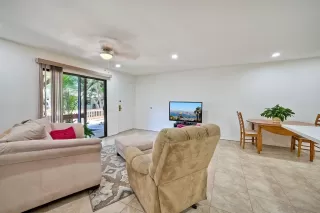 Photo #4: 250034296 Listing