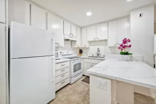 Photo #6: 250034296 Listing