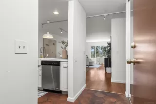 Photo #1: 250034376 Listing