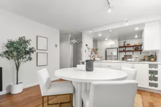 Photo #5: 250034376 Listing