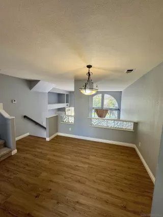 Photo #4: 250034387 Listing