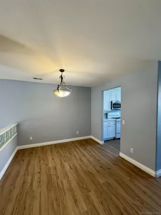 Photo #5: 250034387 Listing