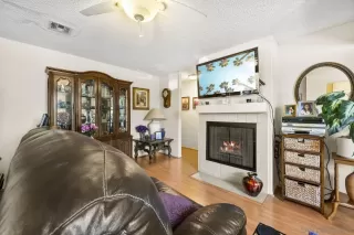 Photo #3: 250034406 Listing