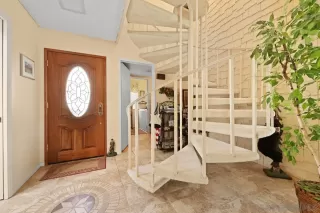 Photo #3: 250034416 Listing