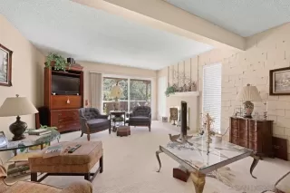 Photo #4: 250034416 Listing