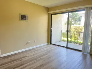 Photo #2: 250034496 Listing 