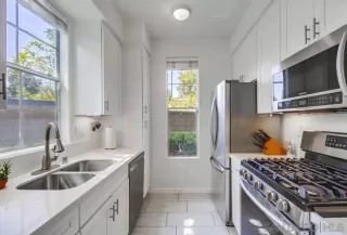 Photo #3: 250034576 Listing