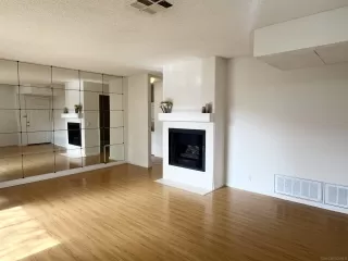 Photo #5: 250034593 Listing