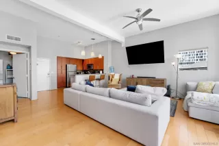 Photo #5: 250034603 Listing