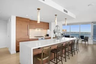 Photo #2: 250034619 Listing