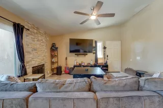 Photo #3: 250034789 Listing