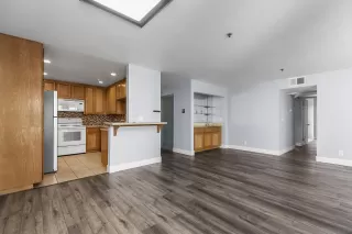 Photo #5: 250034813 Listing