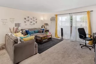 Photo #3: 250034898 Listing