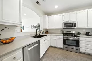 Photo #3: 250034970 Listing