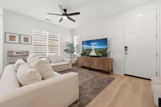 Photo #1: 250034988 Listing