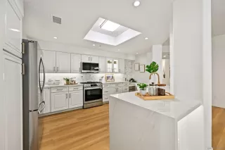 Photo #4: 250035027 Listing