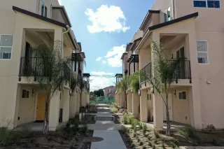 Browse active condo listings in CREEKSIDE OF SAN DIEGO