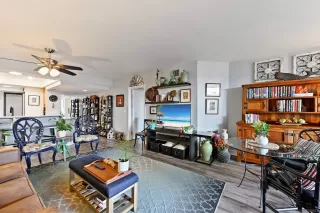 Photo #2: 250035160 Listing