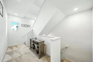 Photo #2: 250035250 Listing