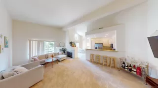 Photo #3: 250035299 Listing