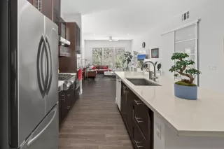 Photo #3: 250035319 Listing