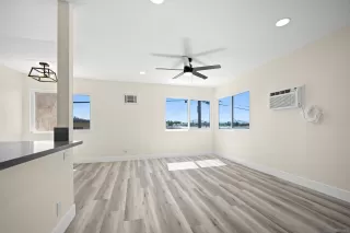 Photo #5: 250035342 Listing