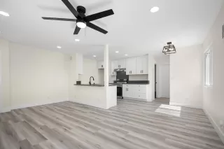 Photo #6: 250035342 Listing