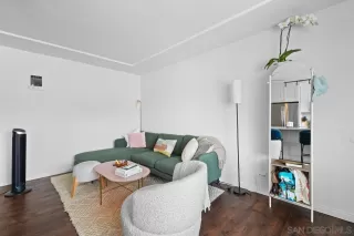 Photo #2: 250035416 Listing