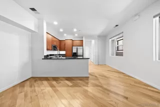 Photo #4: 250035509 Listing