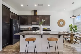 Photo #2: 250035778 Listing